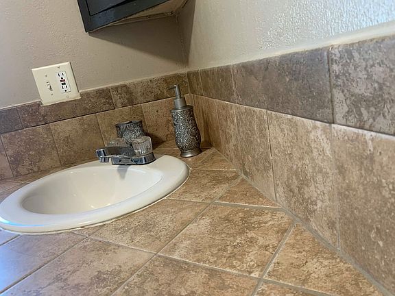 5th image of 26814 S Mooney Blvd Space B32