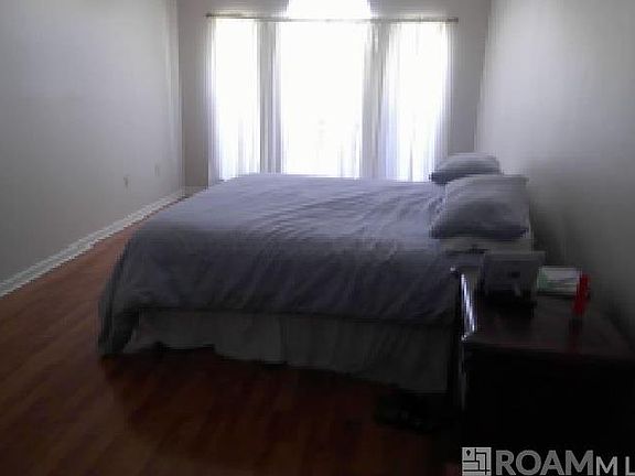 3rd image of 432 Southdown West Blvd