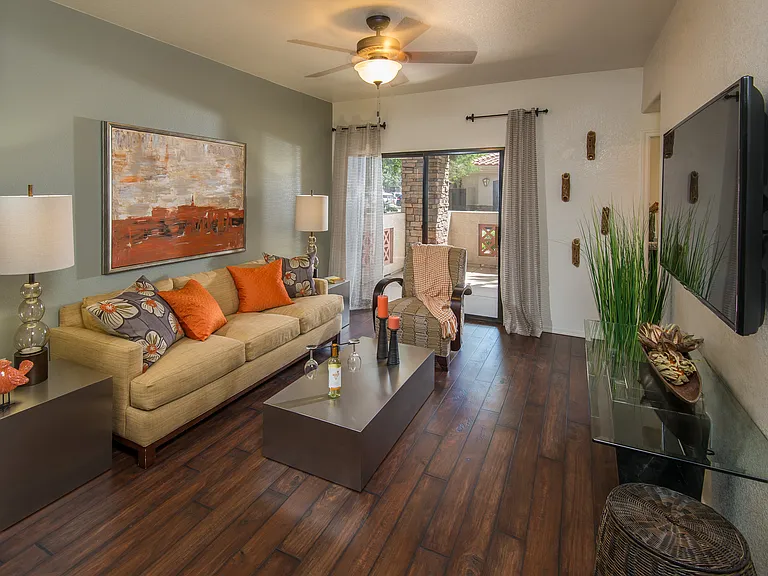 San Palacio Luxury Apartment Community — Photo 7