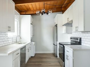 1827 N Vulcan Ave #3, Encinitas, CA 92024