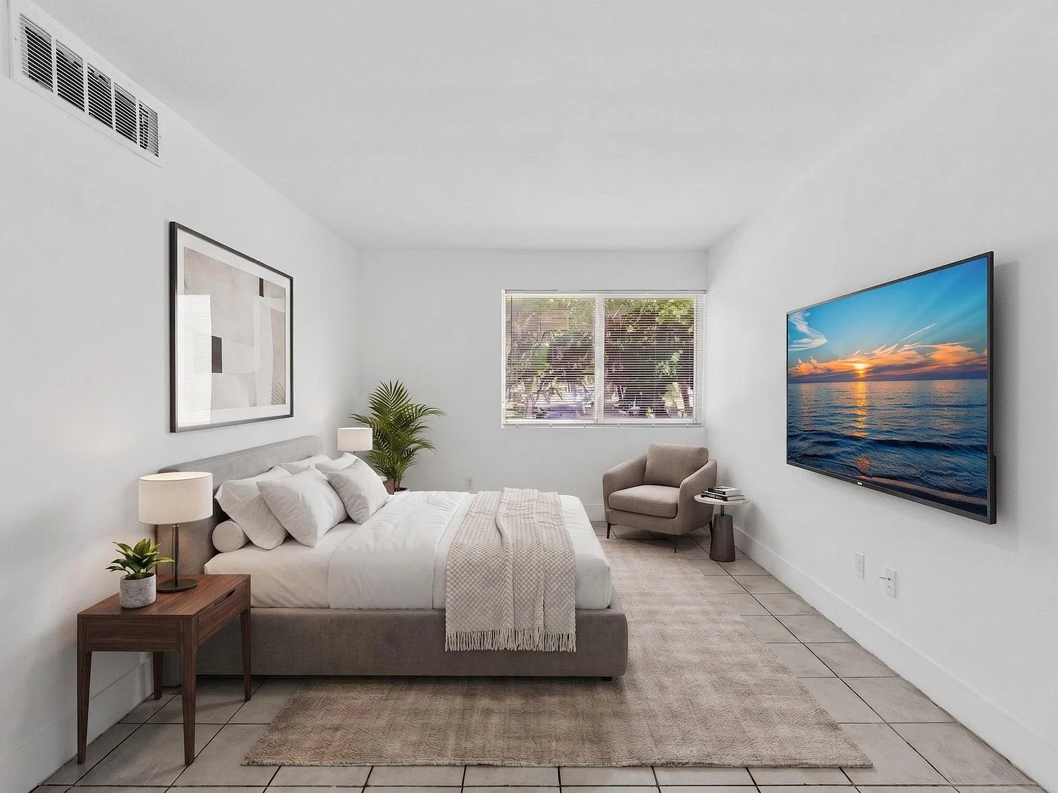 3 bed, $2,395 — Photo 2
