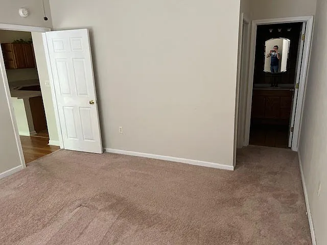 Wexford Condominiums — Photo 2