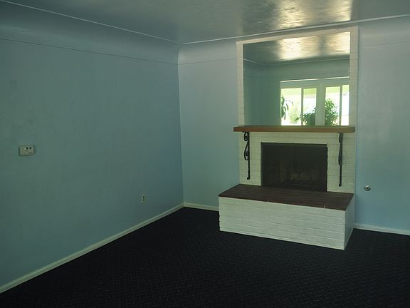4th image of 3595 Broadmoor Blvd