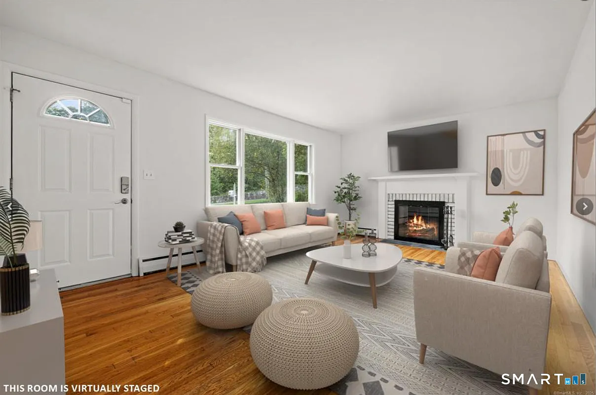 5 bed, 2.0 bath, 1952 sqft, $6,600 — Photo 1