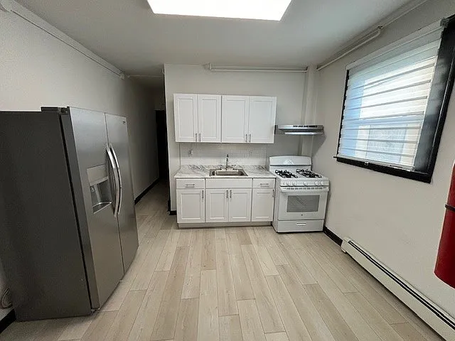 2 bed, 900 sqft, $1,975 — Photo 2