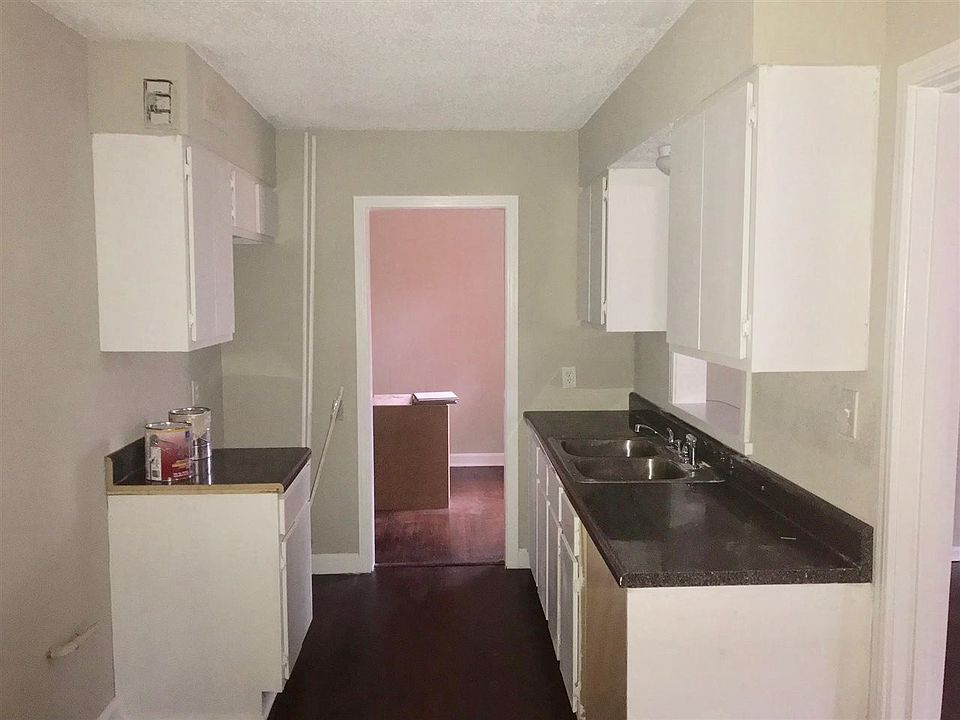 2nd image of 3748 Belleau Dr