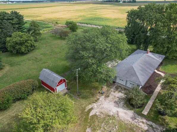 550 W Spring Rd, Mazon, IL 60444