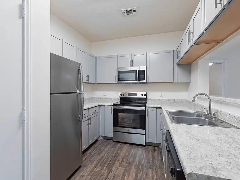 Cambridge Park Apartments — Photo 137