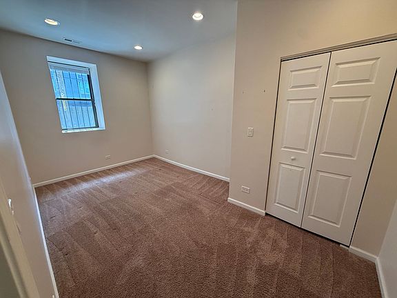 5th image of 811 W Eastwood Ave APT 104