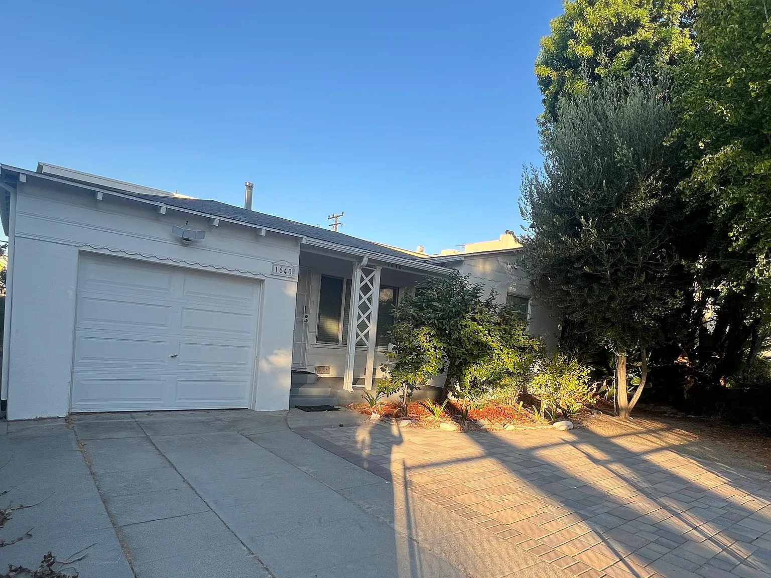 2 bed, 1.5 bath, 1050 sqft, $4,850 — Photo 1