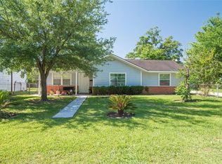 602 Twin Oaks St, Houston, TX 77076
