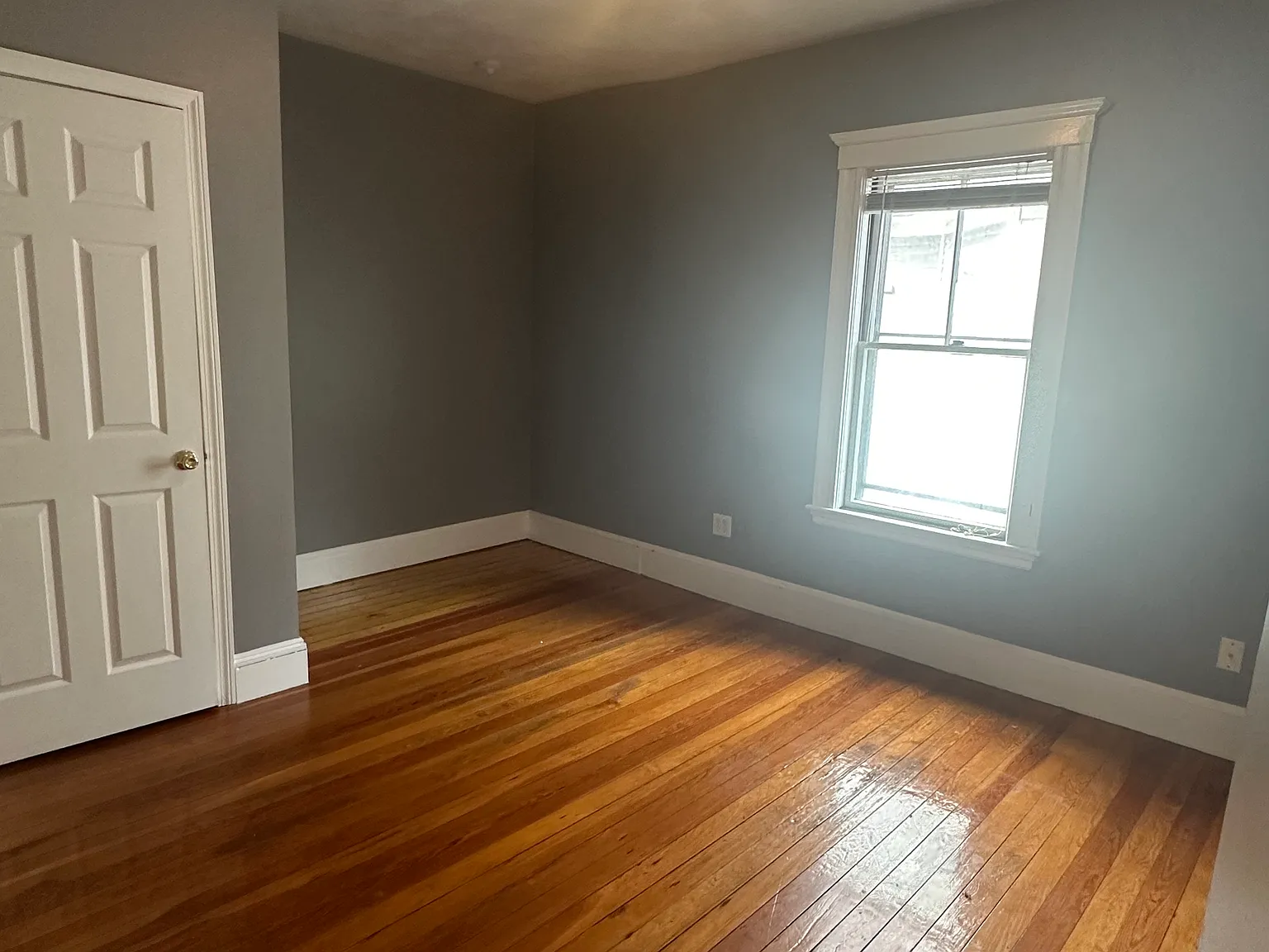 2 bed, 1050 sqft, $3,350 — Photo 3