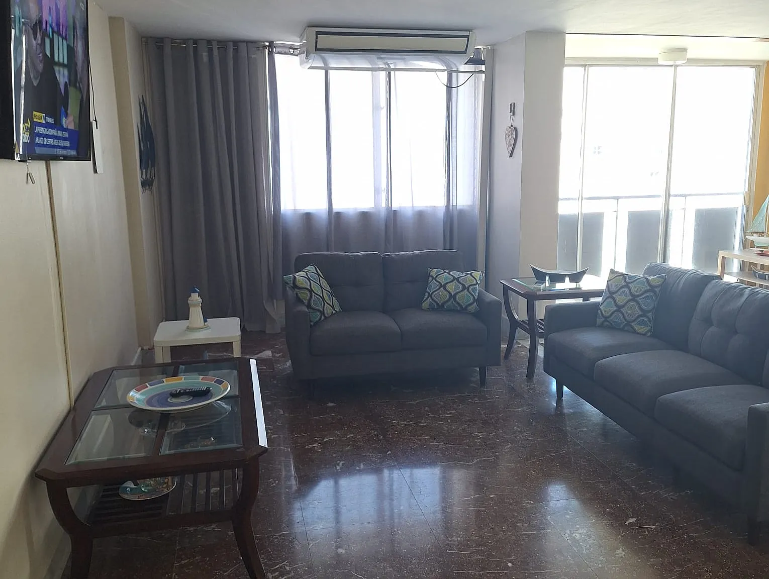 3 bed, 1236 sqft, $4,000 — Photo 2