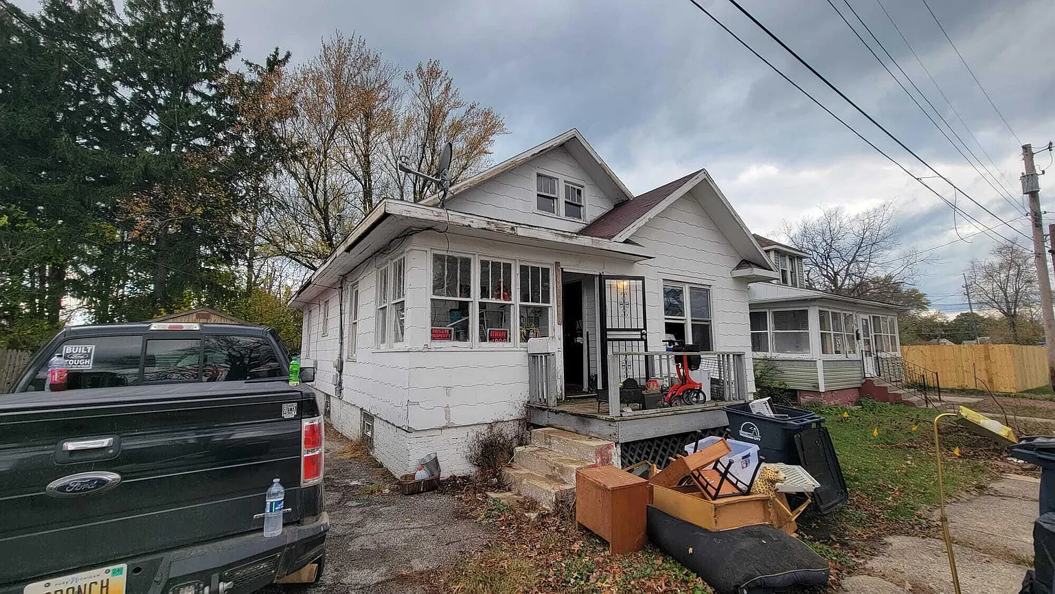121 Claire St photo 1