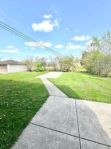 16001 Avalon Ave — Photo 11