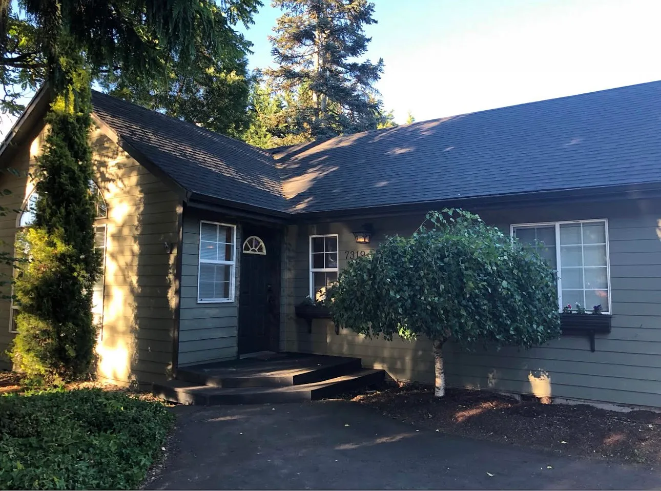3 bed, 2800 sqft, $2,600 — Photo 1