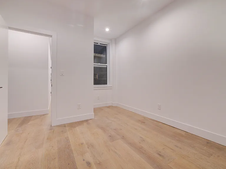 116 Suffolk St #1 — Photo 5
