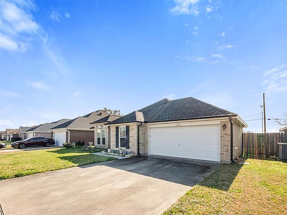 2nd image of 3460 Lake Arthur Dr