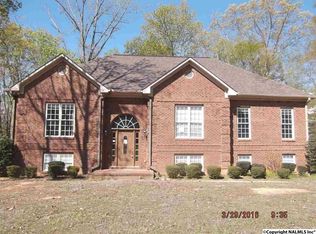 135 Nottingham Dr, Pell City, AL 35128