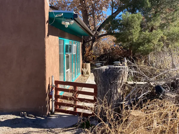 150 Reed Ln #B, Corrales, NM 87048