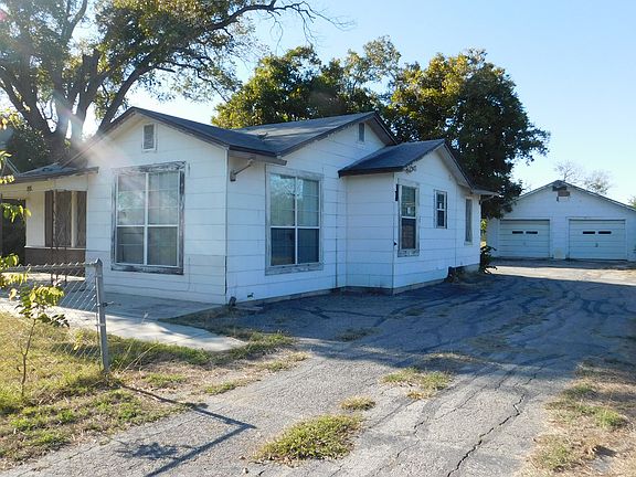 4th image of 131 Alves Ln