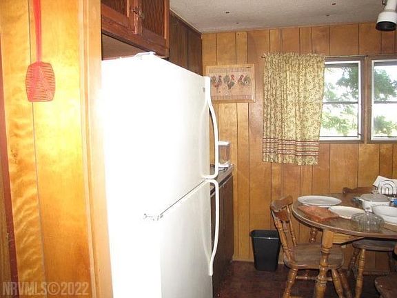 5th image of 295 Jones St SE