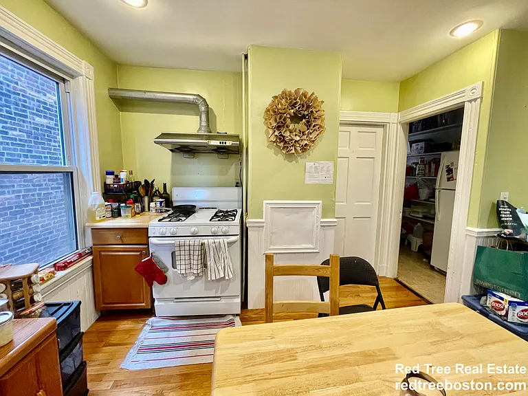 46 Aspinwall Ave #2F — Photo 12