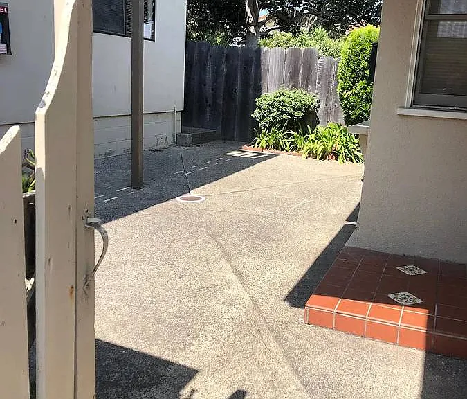 320 Watson St — Photo 3