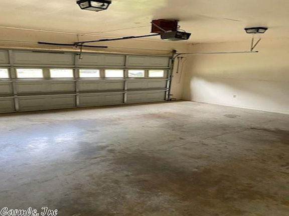 3rd image of 403 Rolling Oaks Dr