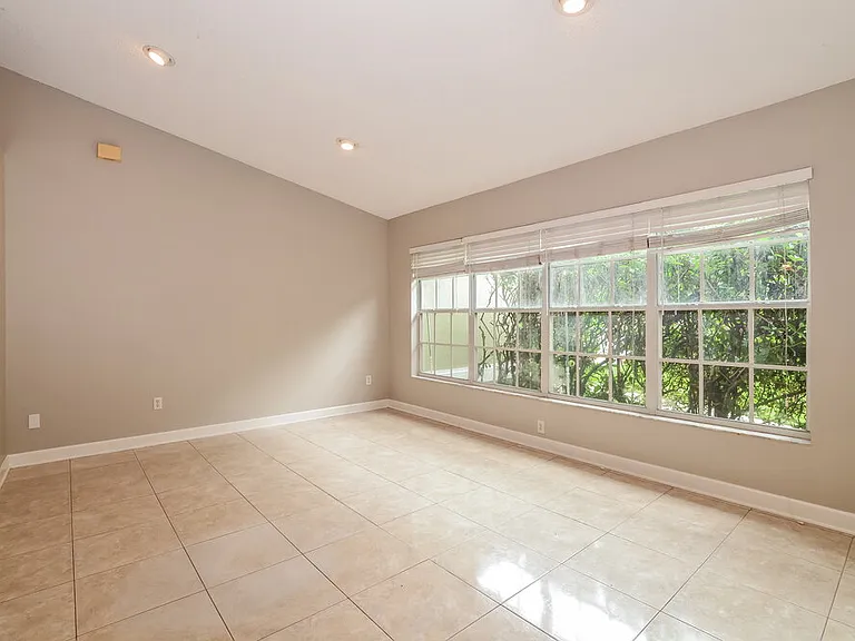 104 W Frederick Ave — Photo 5