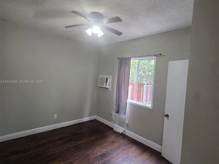 1008 N 18th Ct #101-B — Photo 8