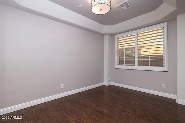 18469 W Sunnyslope Ln — Photo 4
