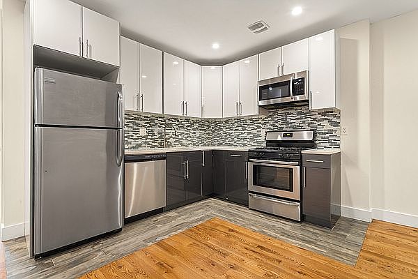 1st image of 4 S Pinehurst Ave APT 2C