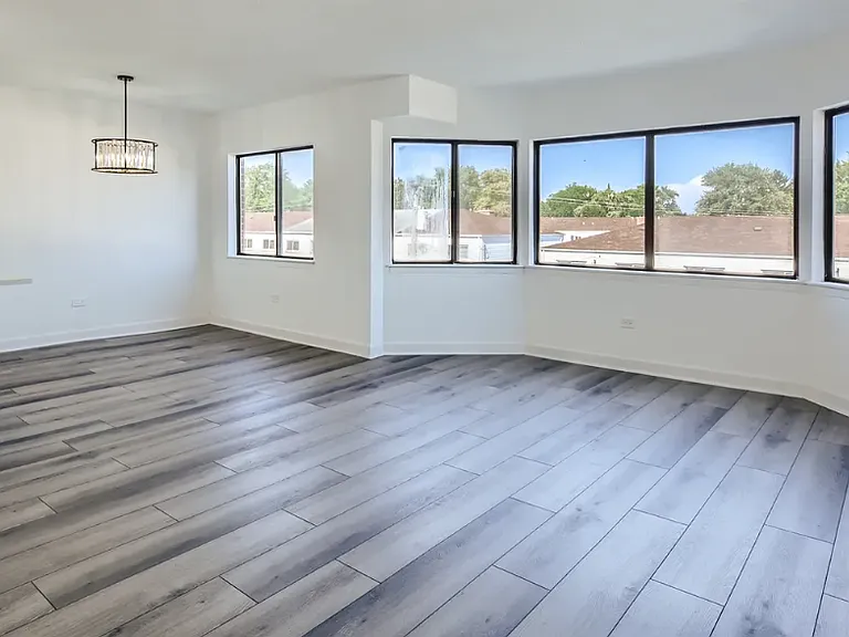 5500 Lincoln Ave #310E — Photo 2