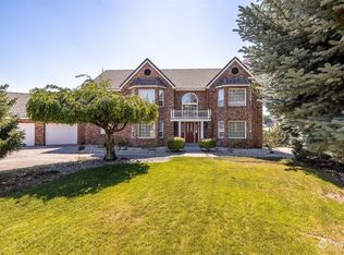 159 Rolling Hills Ln, Wenatchee, WA 98801