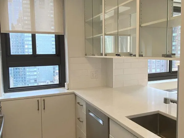 347 West 57th Street image 6 of 26