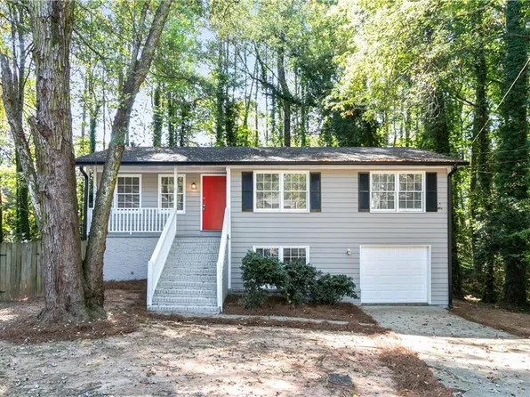 852 Betty Ln, Stone Mountain, GA 30083