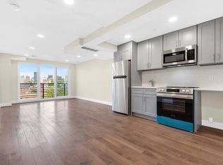 29-10 21st St #204, Astoria, NY 11102