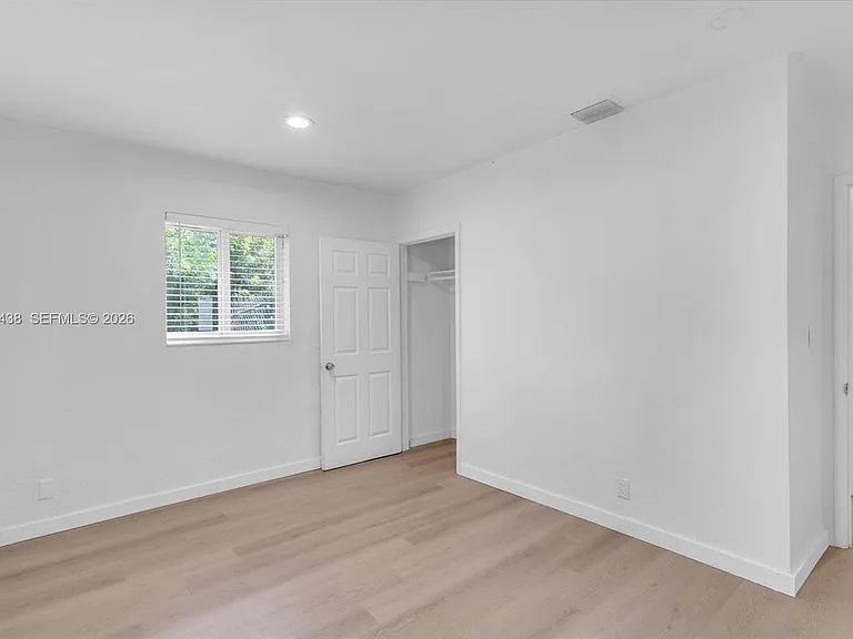 401 SW 25th Ave — Photo 12