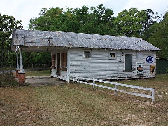 GENERAL STORE FRONT ???