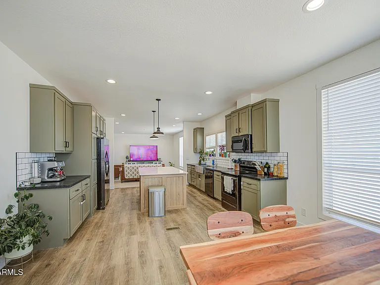 4057 N Solar St — Photo 22