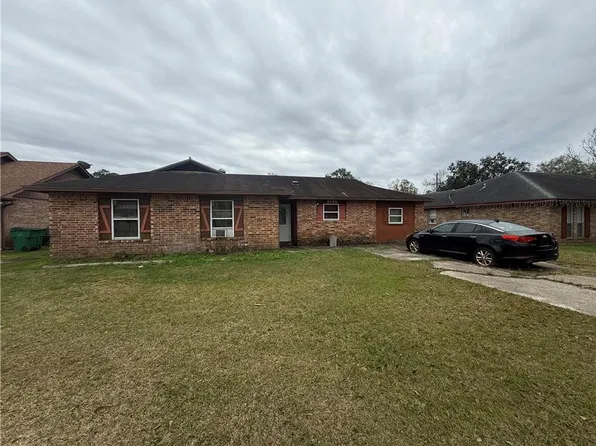 1715 W Hall Ave, Slidell, LA 70460
