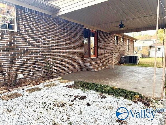 4th image of 1420 Cove Creek Dr