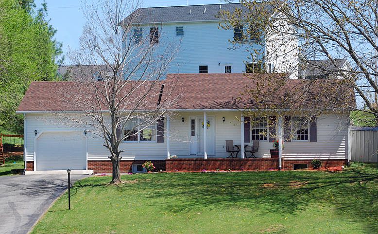 1st image of 2440 Glade Dr