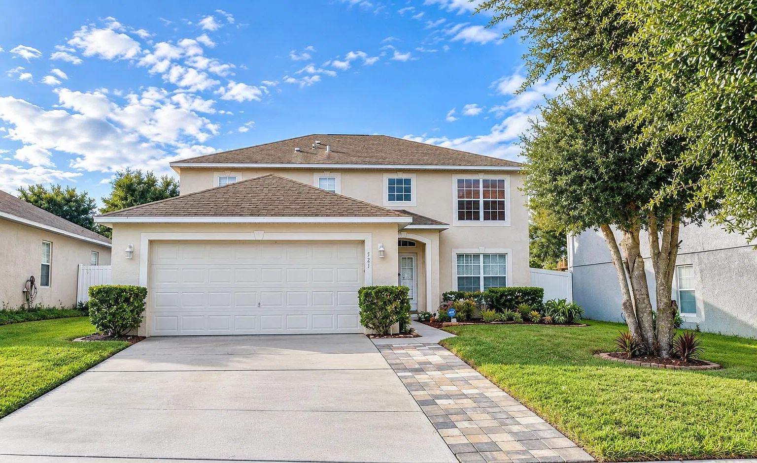 4 bed, 2.5 bath, 2200 sqft, $2,300 — Photo 4