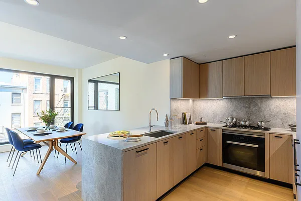 Sold by Nest Seekers International | media 17