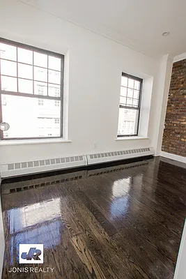 Rented by Jonis Realty | media 35