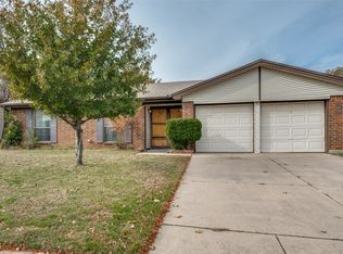 2706 S Fielder Rd, Arlington, TX 76015