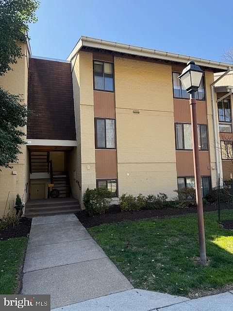 1st image of 8 Cross Keys Rd #8F