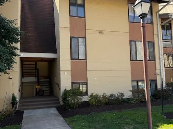 8 Cross Keys Rd #8F, Baltimore, MD 21210